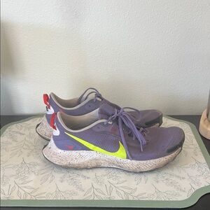 Nike Women's Purple and Neon Yellow Athletic Shoes